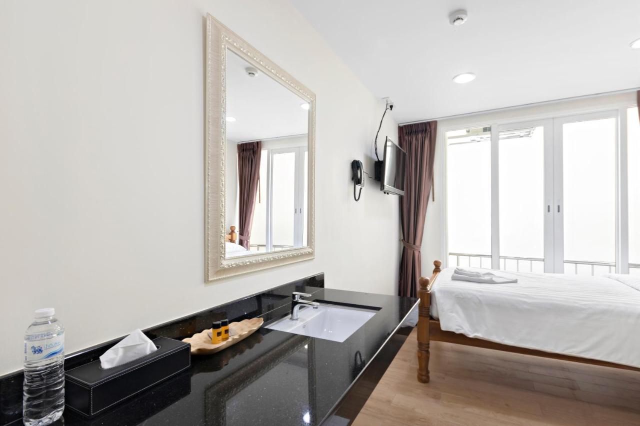 Royale 8 Ville Guest House Bangkok Eksteriør billede